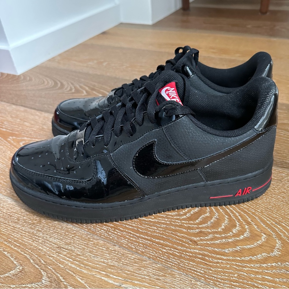 EUC // NIKE AIR FORCE 1 '07 - Black Patent Leather